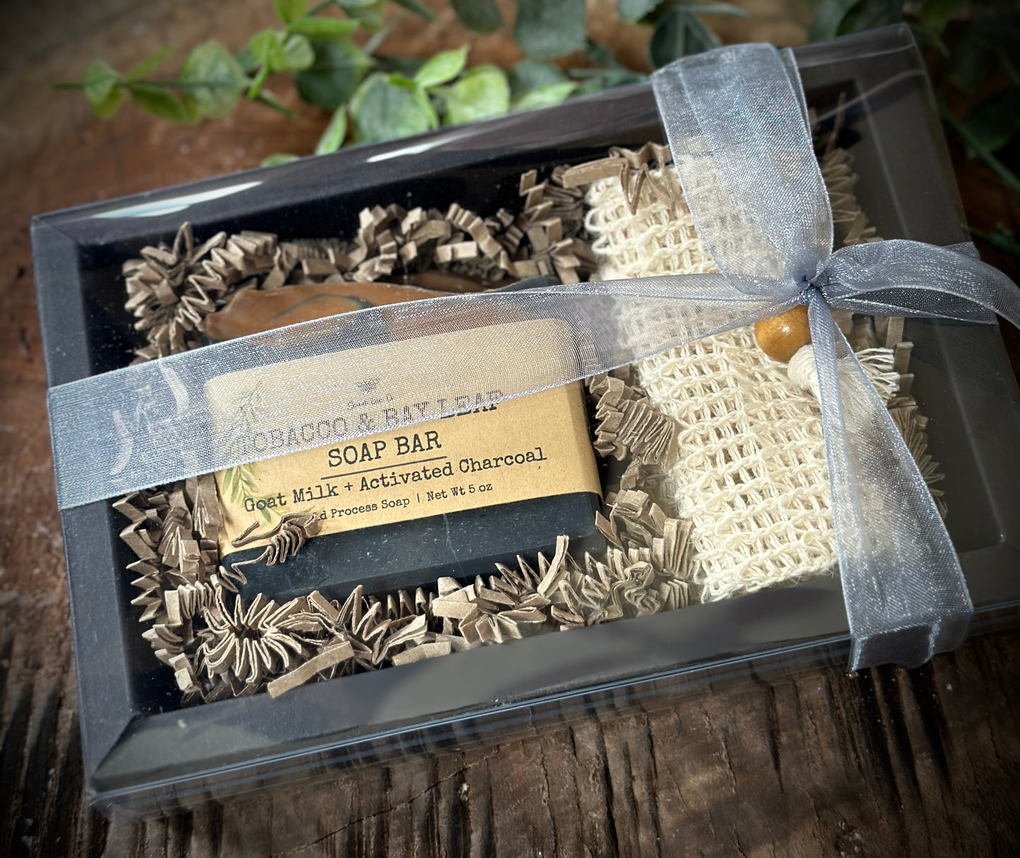 Set of one - Tobacco and Bay Leaf Gift Box